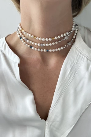 CHARLOTTE длинное колье из жемчуга, минералов, Swarovski, на замке-магните с фианитами.